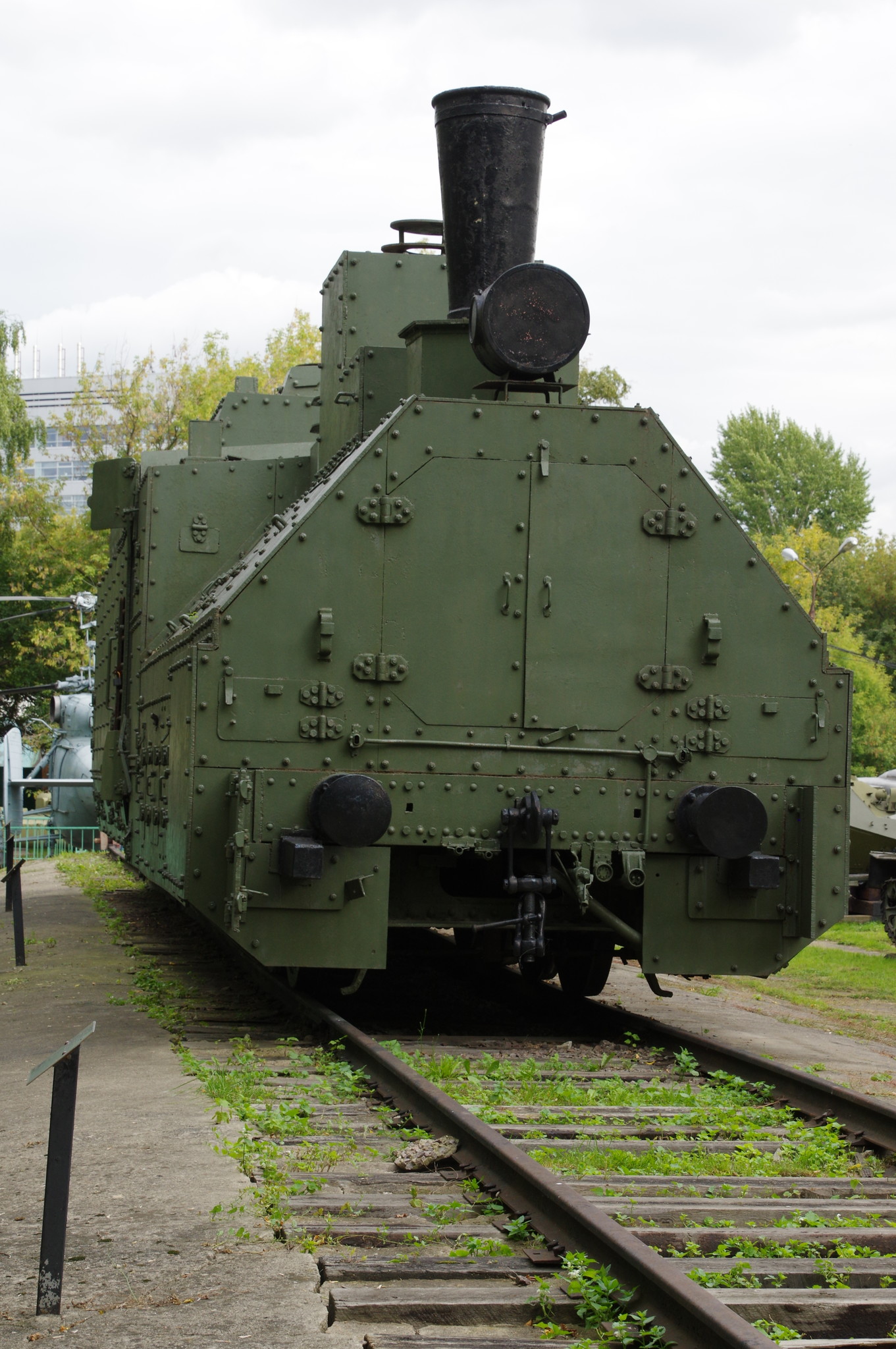 Бронепаровоз «ОВ» № 5067 бронепоезда «Красновосточник» (открытая площадка экспозиции военной техники Центрального музея Вооружённых Сил)