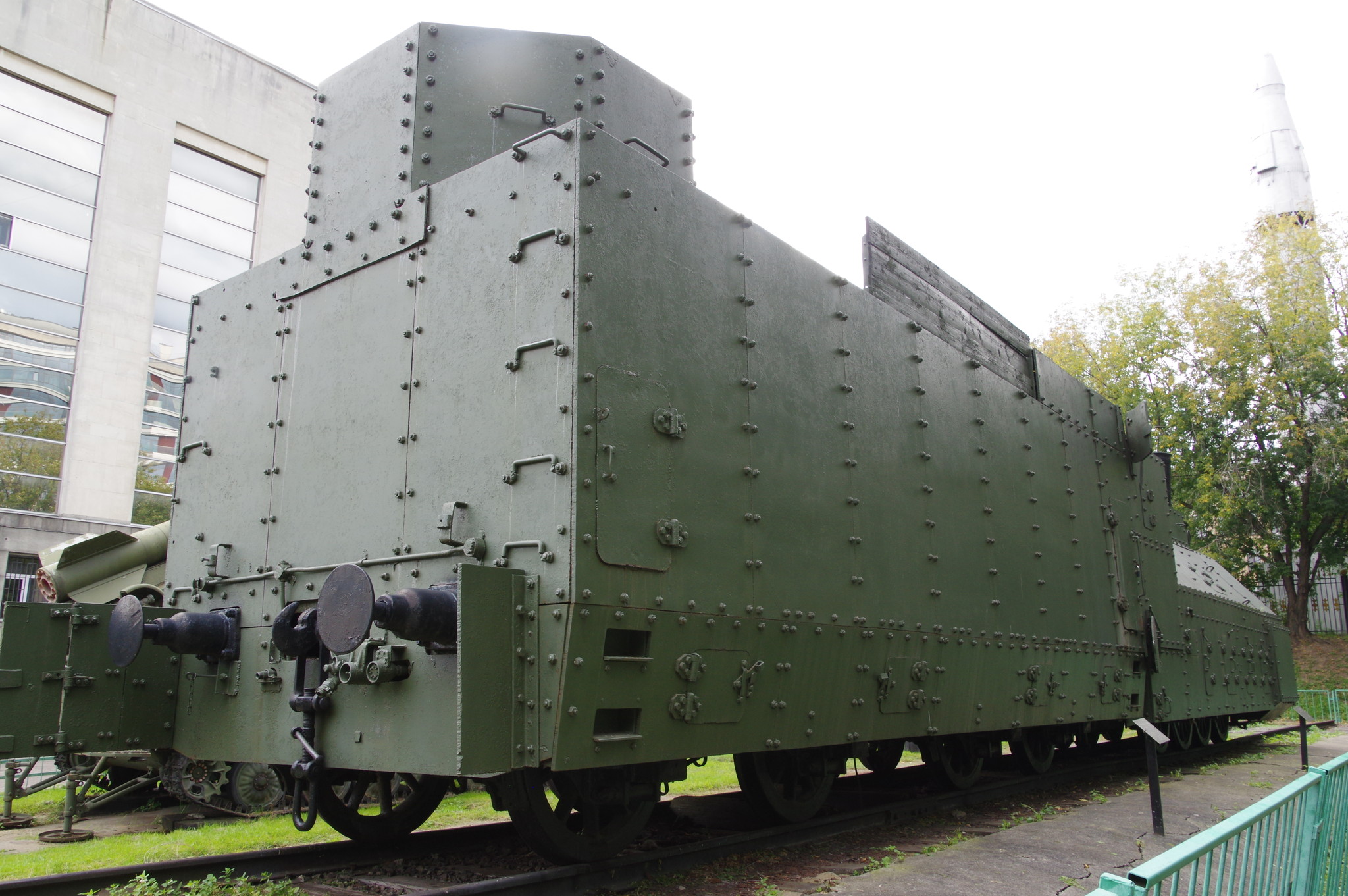 Бронепаровоз «ОВ» № 5067 бронепоезда «Красновосточник» (открытая площадка экспозиции военной техники Центрального музея Вооружённых Сил)