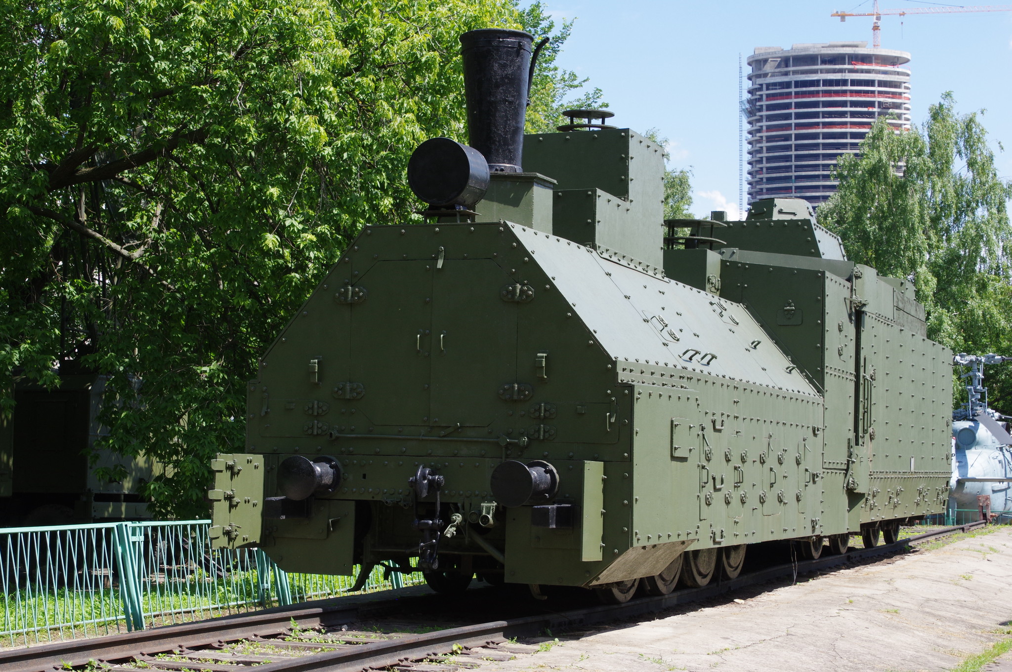 Бронепаровоз «ОВ» № 5067 бронепоезда «Красновосточник» (открытая площадка экспозиции военной техники Центрального музея Вооружённых Сил)