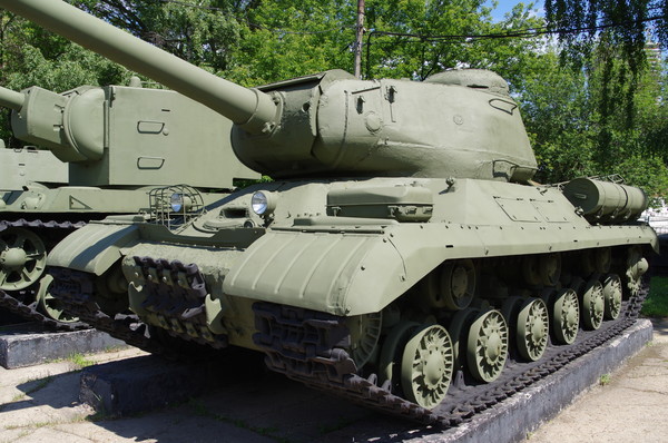 Тяжёлый танк ИС-2 (Центральный музей Вооруженных сил Российской Федерации)