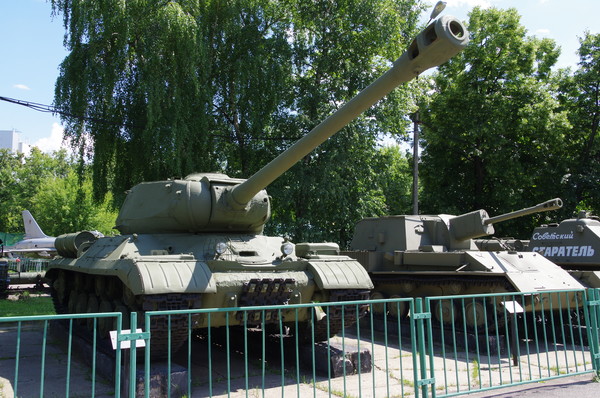 Тяжёлый танк ИС-2 (Центральный музей Вооруженных сил Российской Федерации)