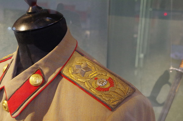 Китель Иосифа Виссарионовича Сталина (проработка 1945 года, материал сержантин) с погонами генералиссимуса