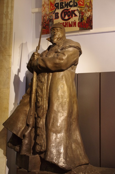 «Часовой». Леонид Владимирович Шервуд (18). Гипс тонированный, 1933 г. (Центральный музей Вооружённых сил Российской Федерации)