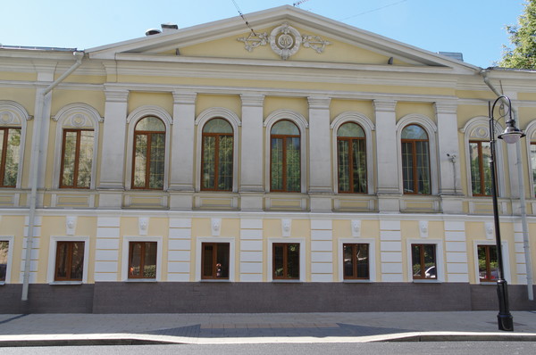 Жилой дом купца Х. Павлова (М.Х. Суровцевой). Улица Спиридоновка, дом 9