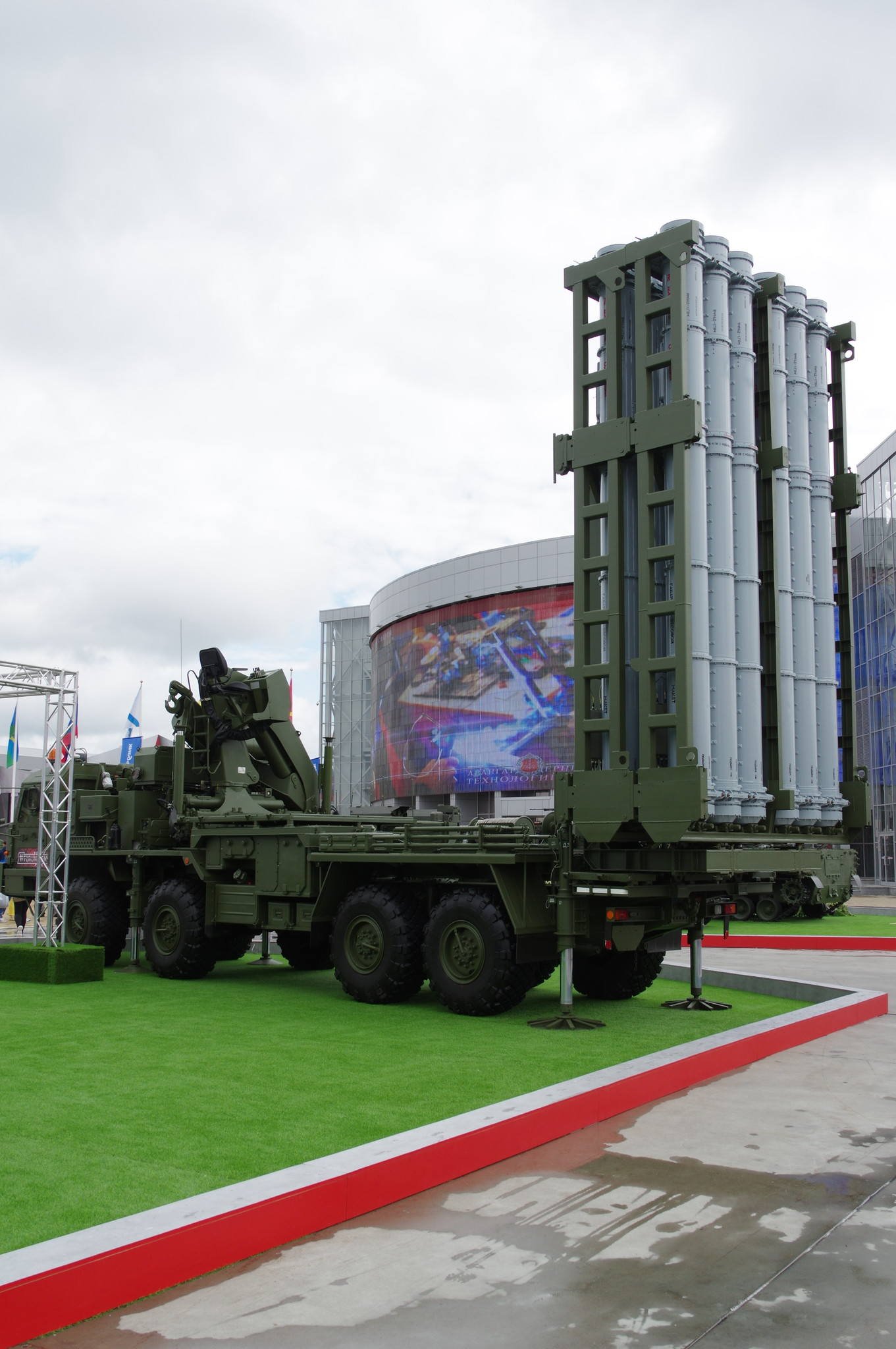 Пусковая установка зенитной ракетной системы С-350 «Витязь»