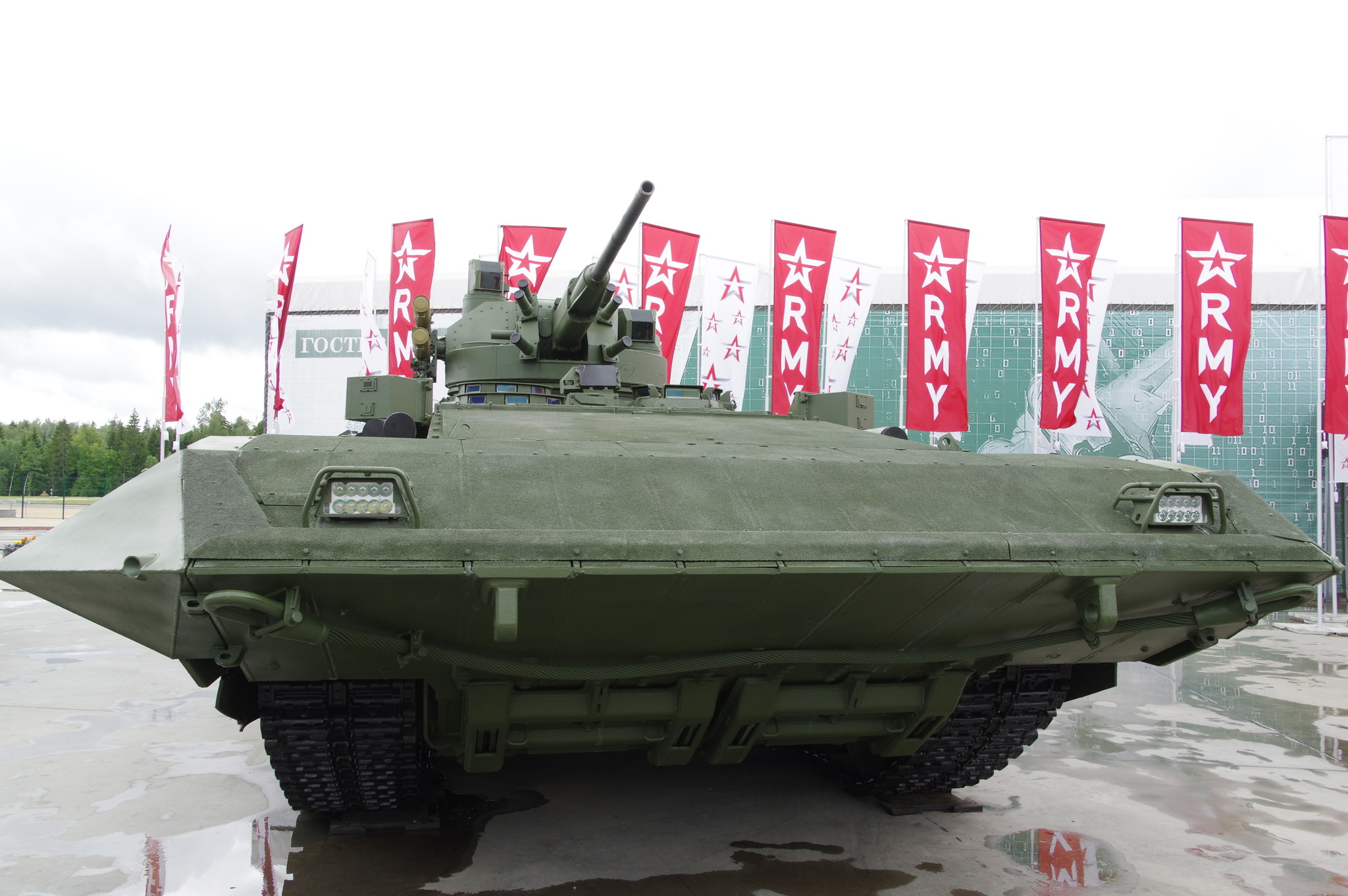 ТБМП Т-15 на перспективной тяжёлой гусеничной платформе «Армата»