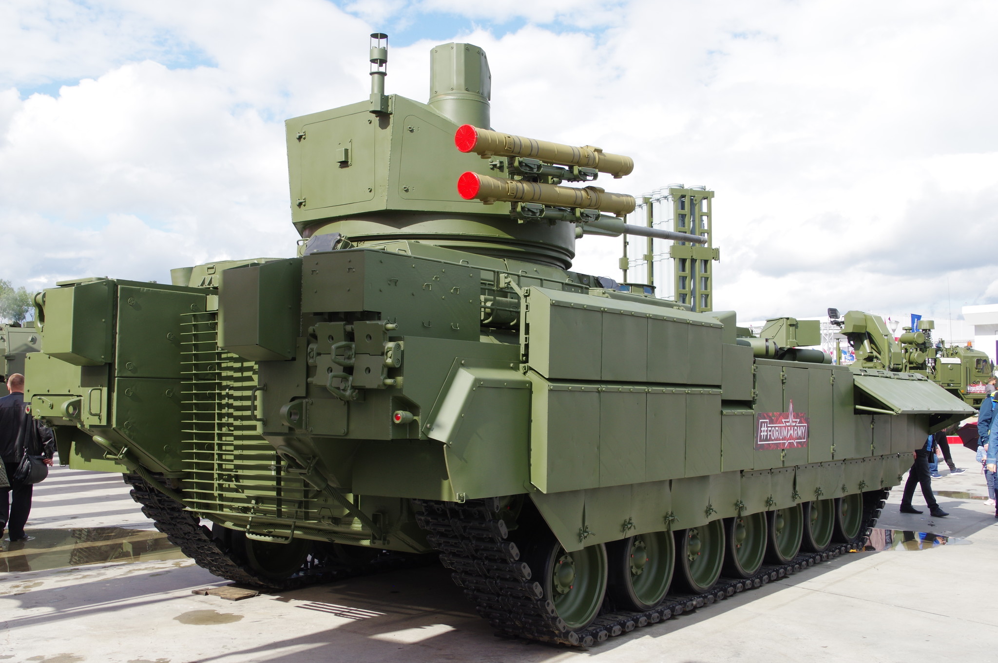 ТБМП Т-15 на перспективной тяжёлой гусеничной платформе «Армата»