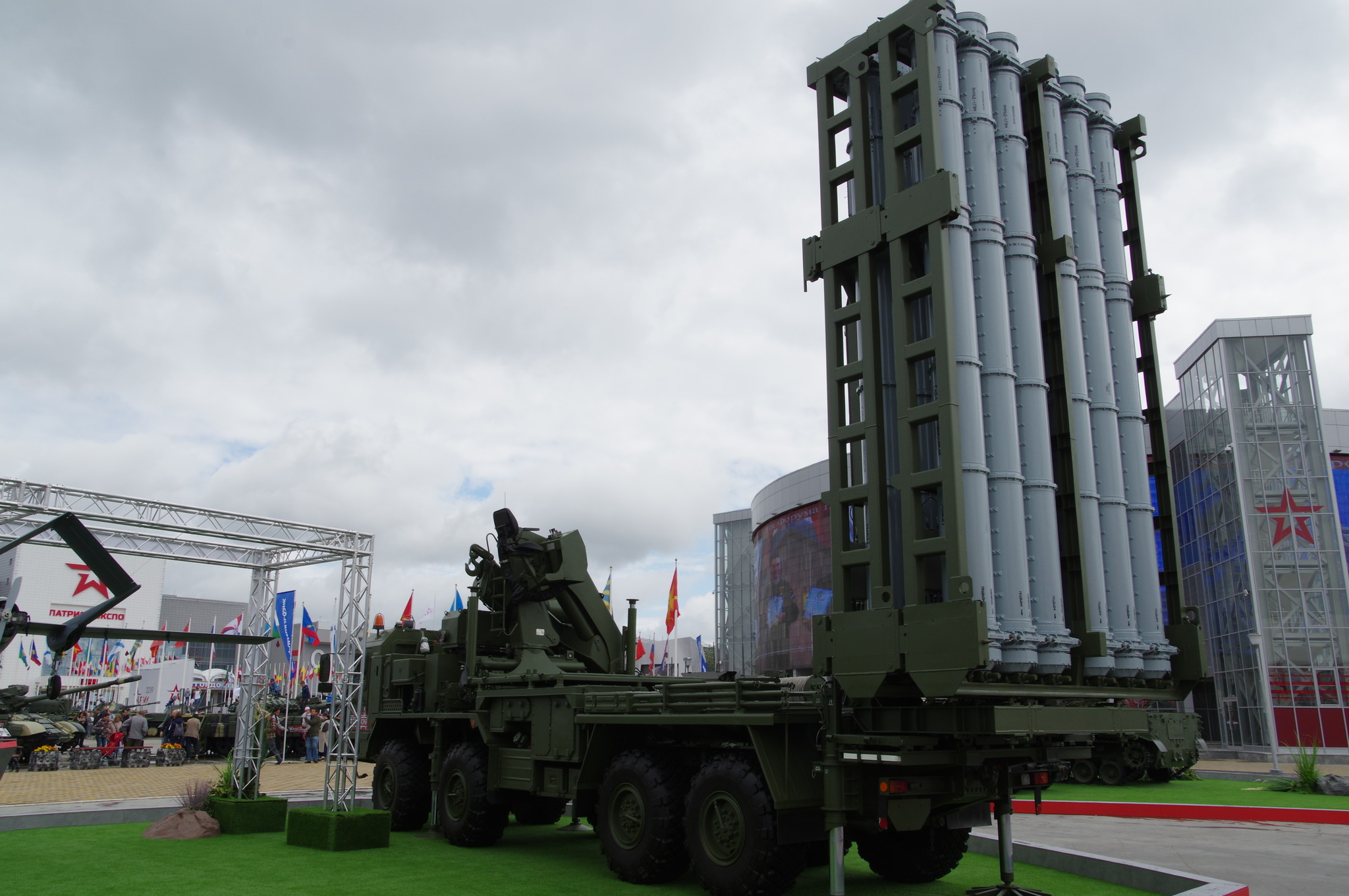 Пусковая установка зенитной ракетной системы С-350 «Витязь»