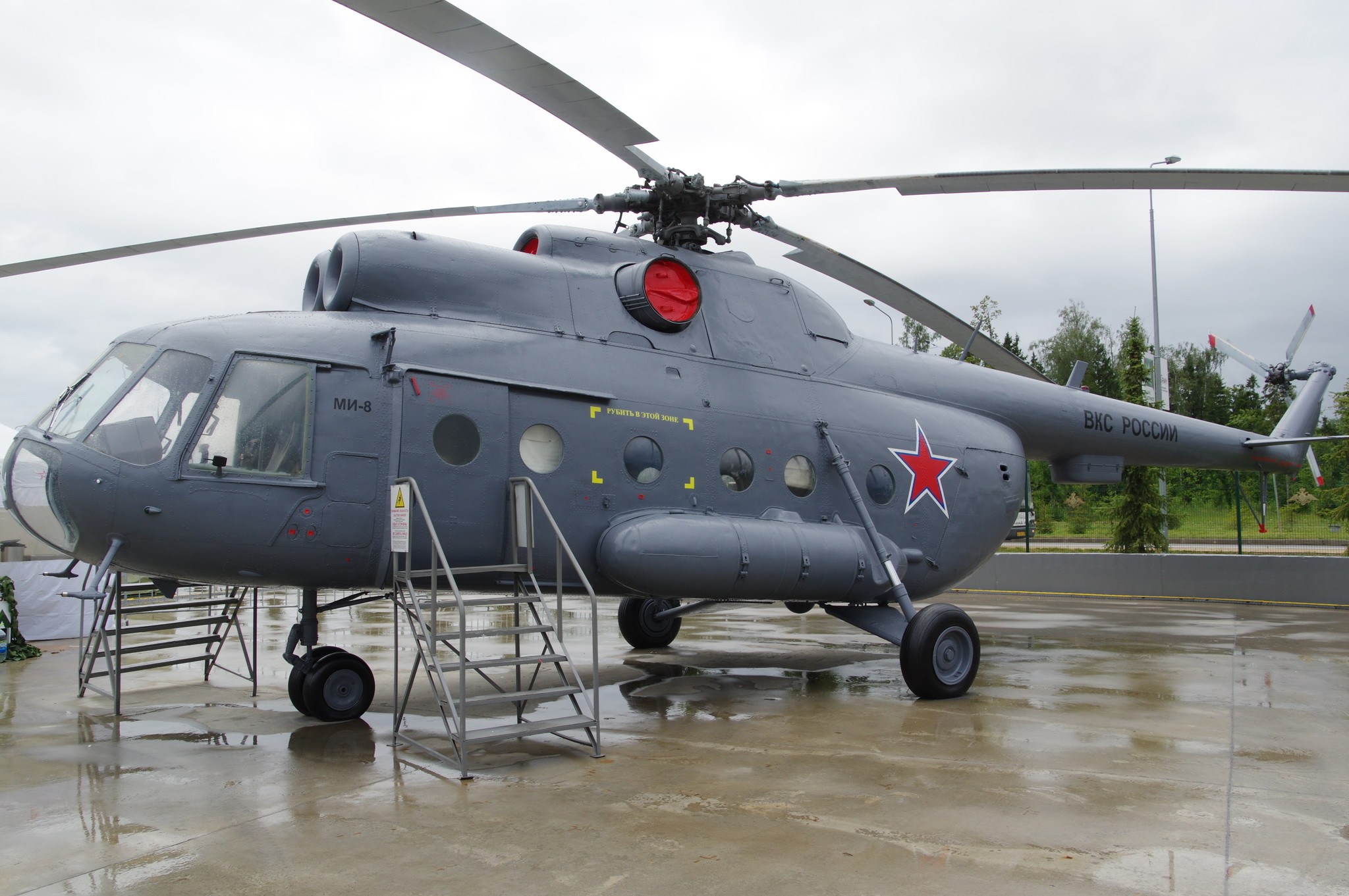 Многоцелевой вертолёт Ми-8