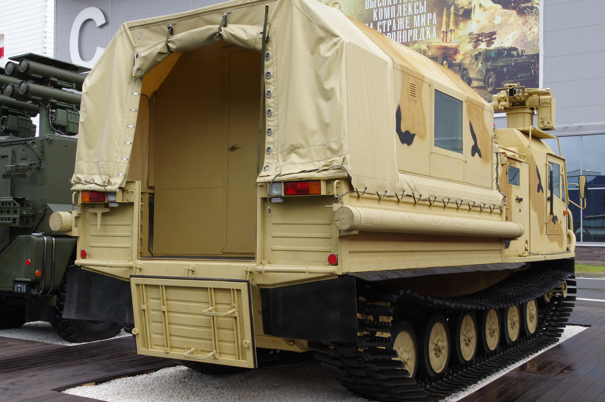 Транспортная машина ТМ-140
