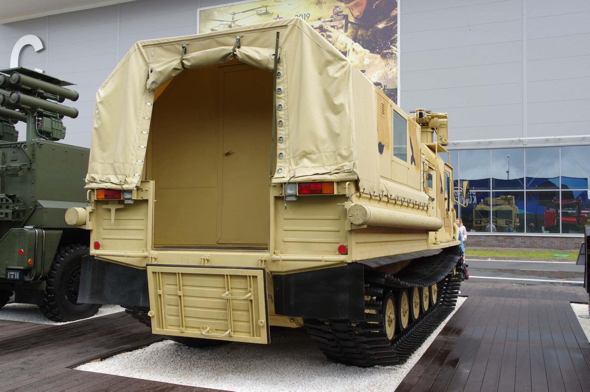 Транспортная машина ТМ-140