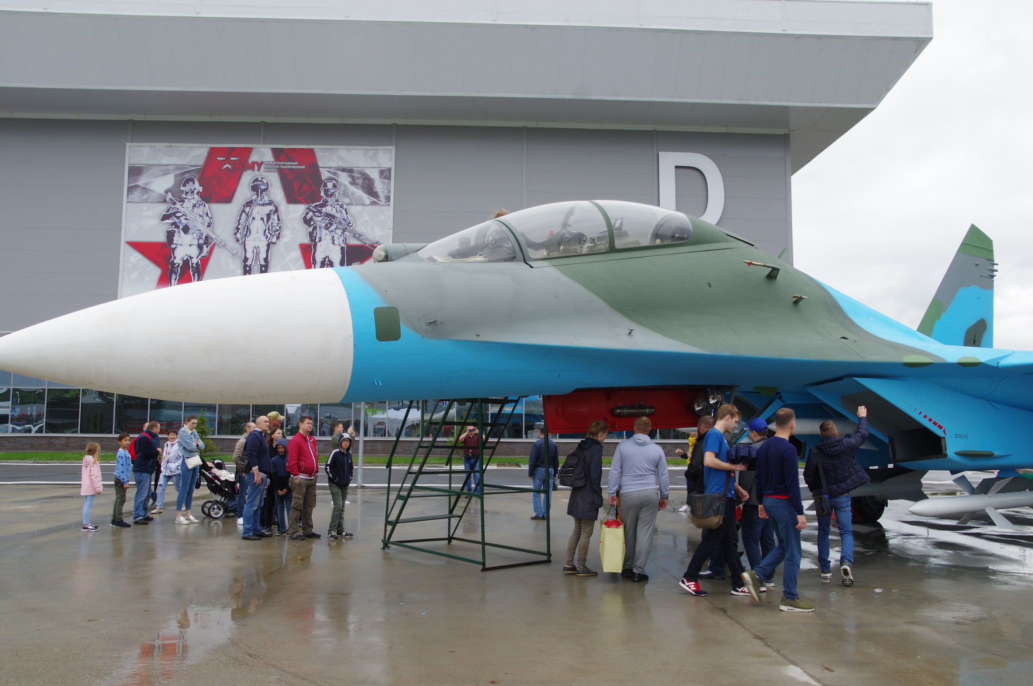 Всепогодный сверхзвуковой тяжёлый истребитель Су-27