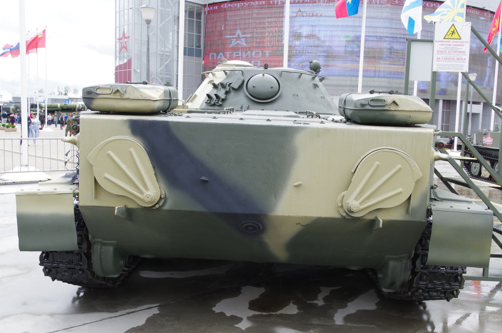 Лёгкий плавающий танк ПТ-76Б