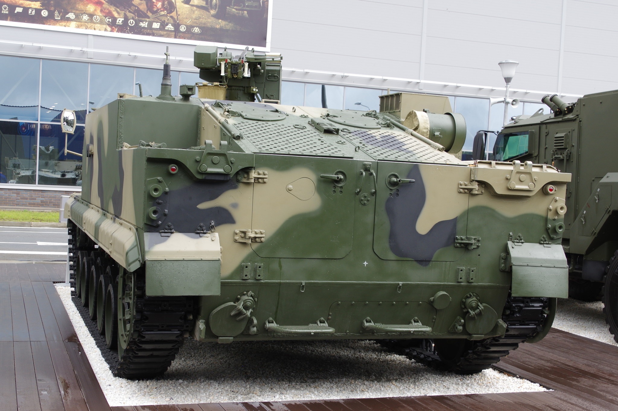 Гусеничный плавающий бронетранспортёр БТ-3Ф