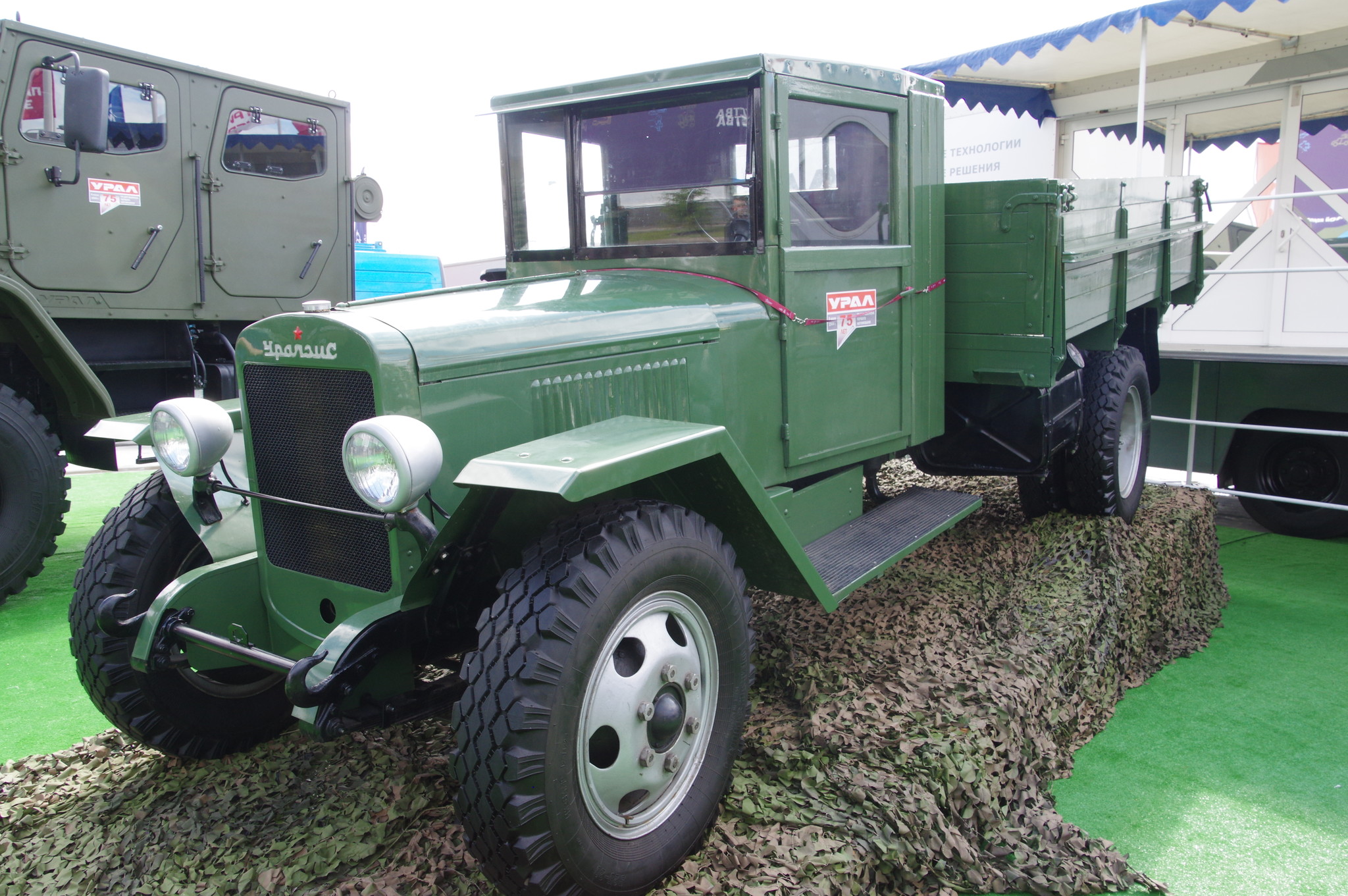 Грузовой автомобиль УралЗис-5 выпускался на заводе УралЗИС в 1944-1947 годах (8,5 тысяч в годы Великой Отечественной войны)