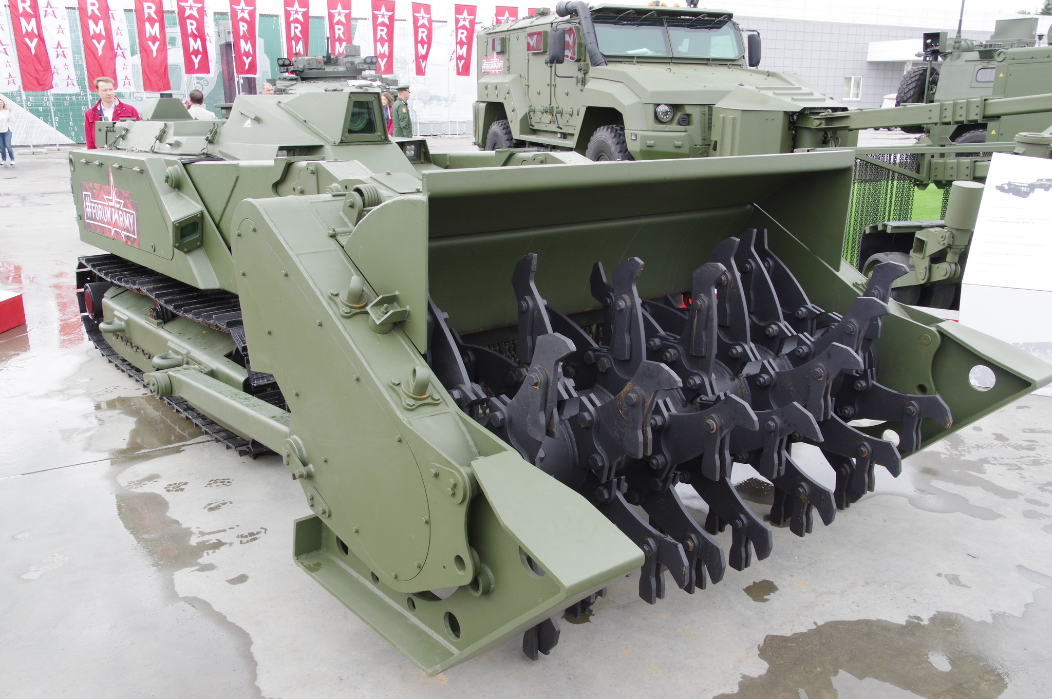 Многофункциональный робототехнический комплекс разминирования «Уран-6»