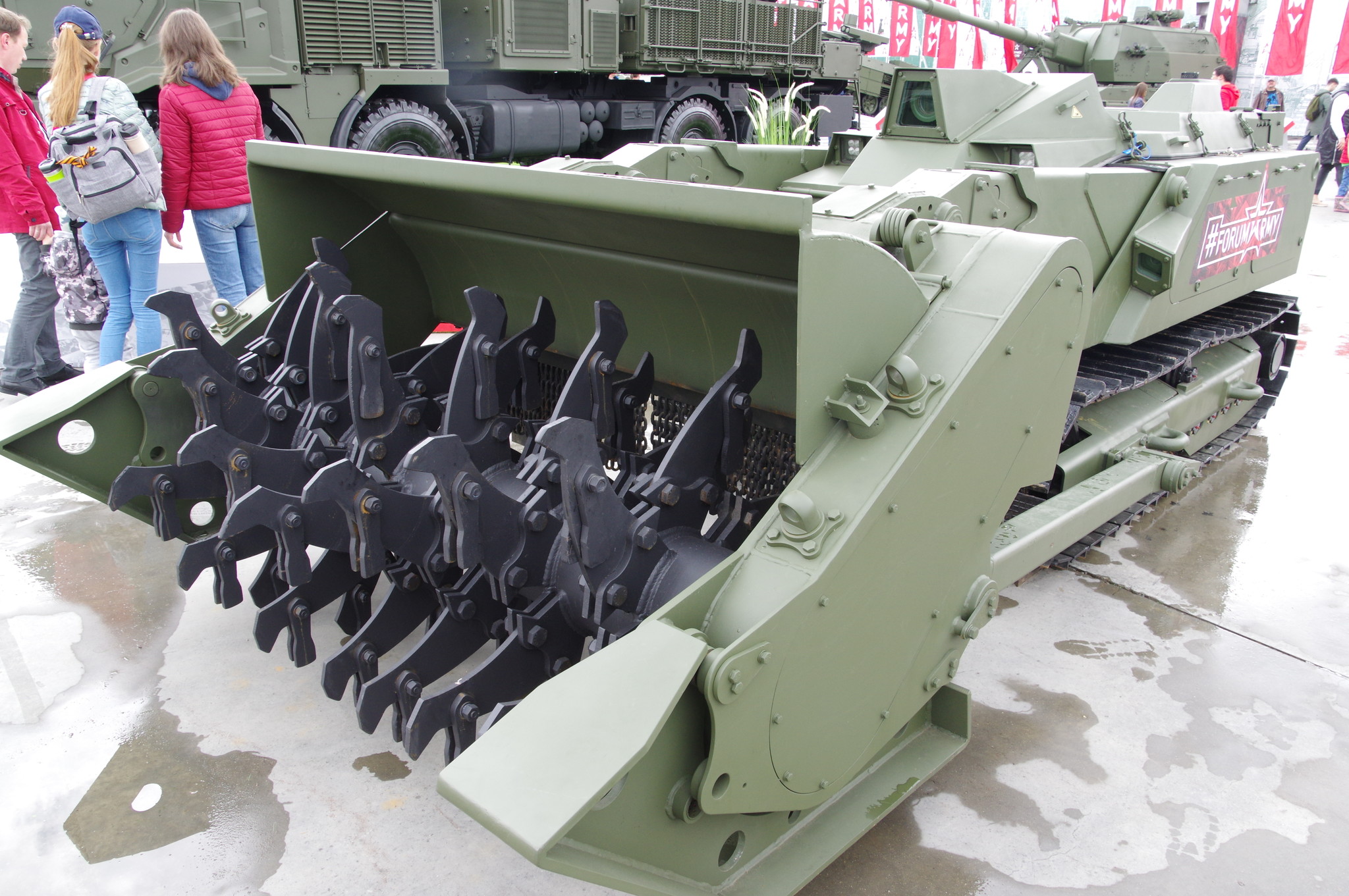 Многофункциональный робототехнический комплекс разминирования «Уран-6»