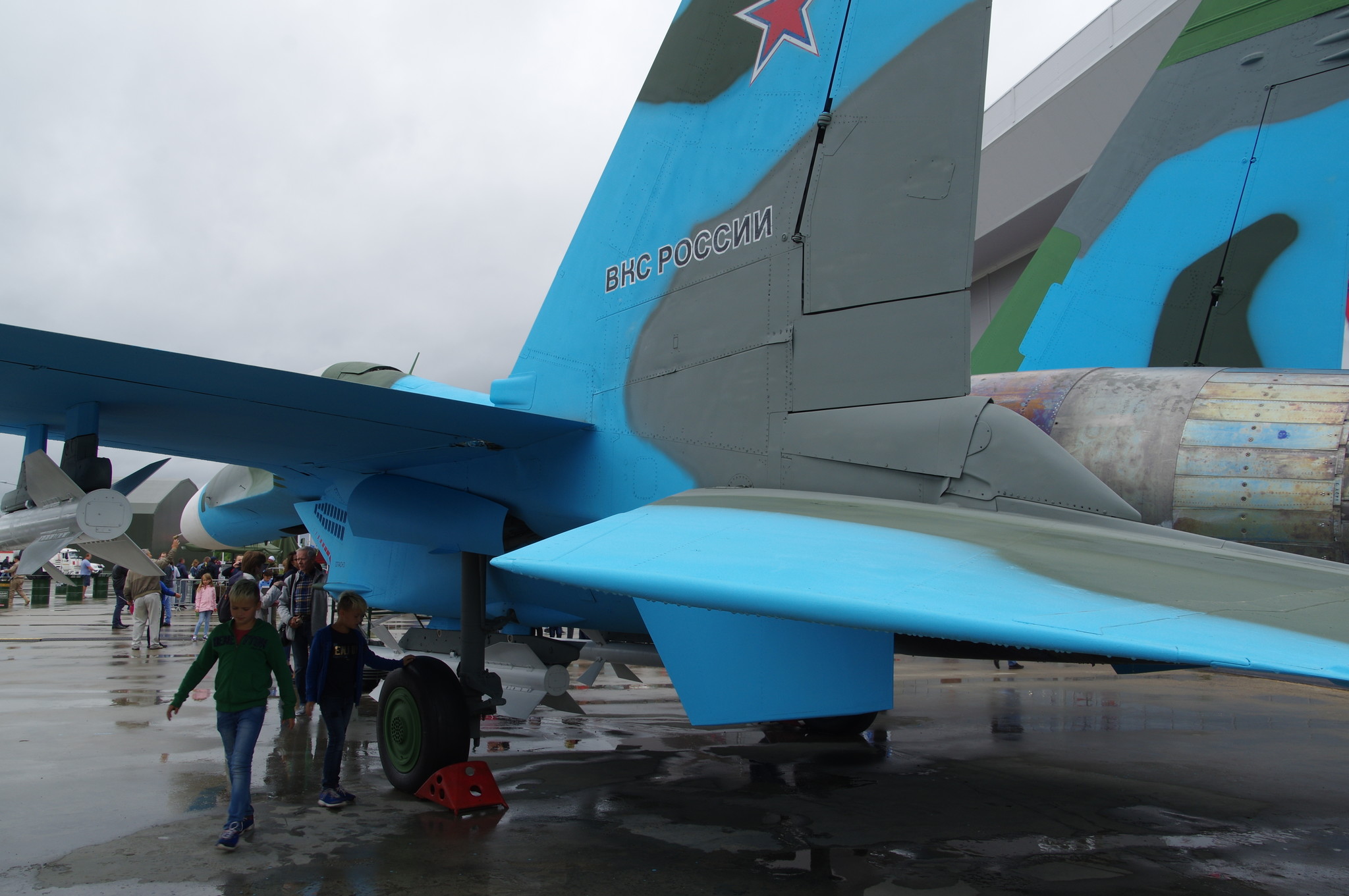 Всепогодный сверхзвуковой тяжёлый истребитель Су-27