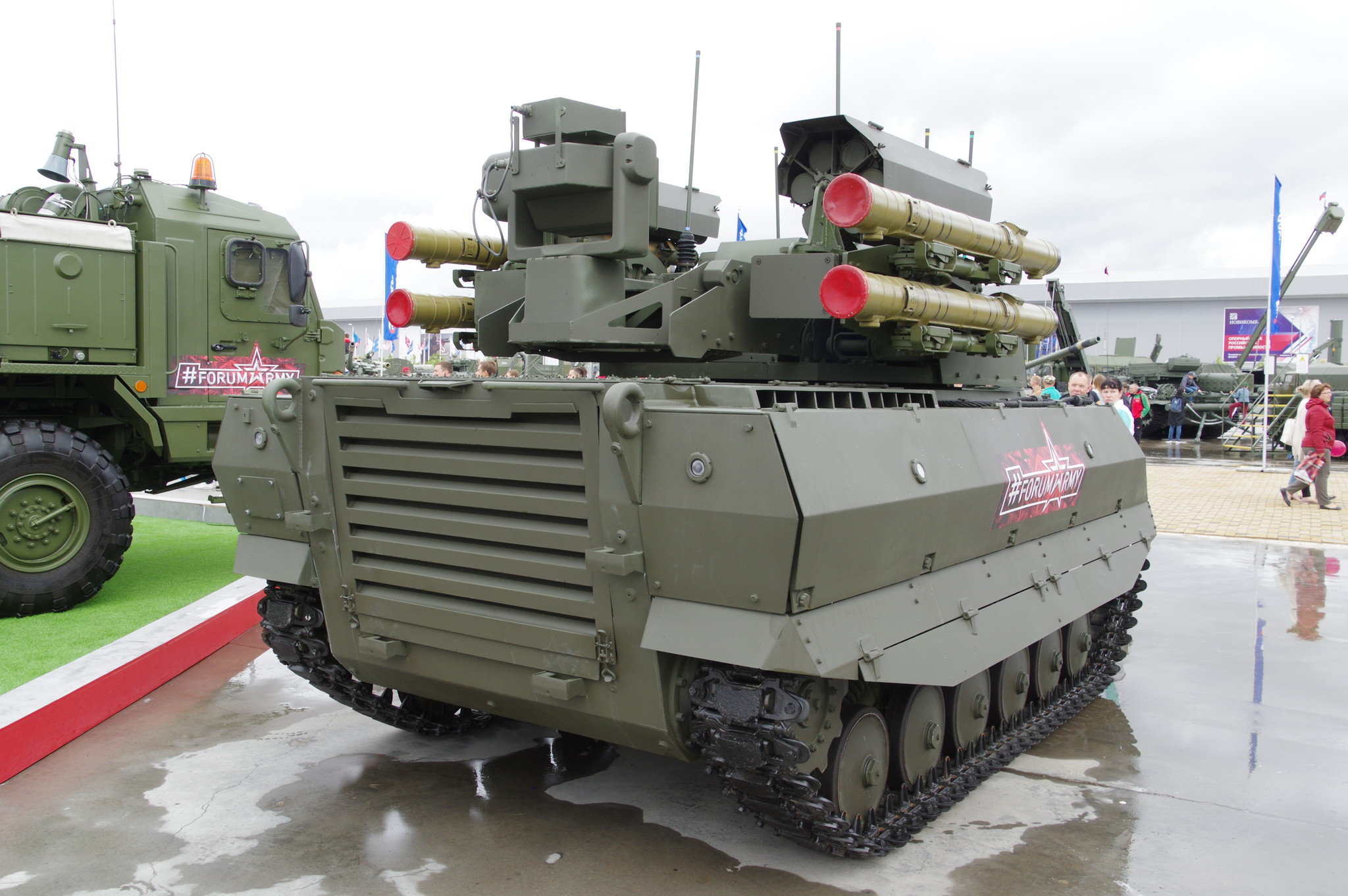 Боевой многофункциональный робототехнический комплекс «Уран-9»