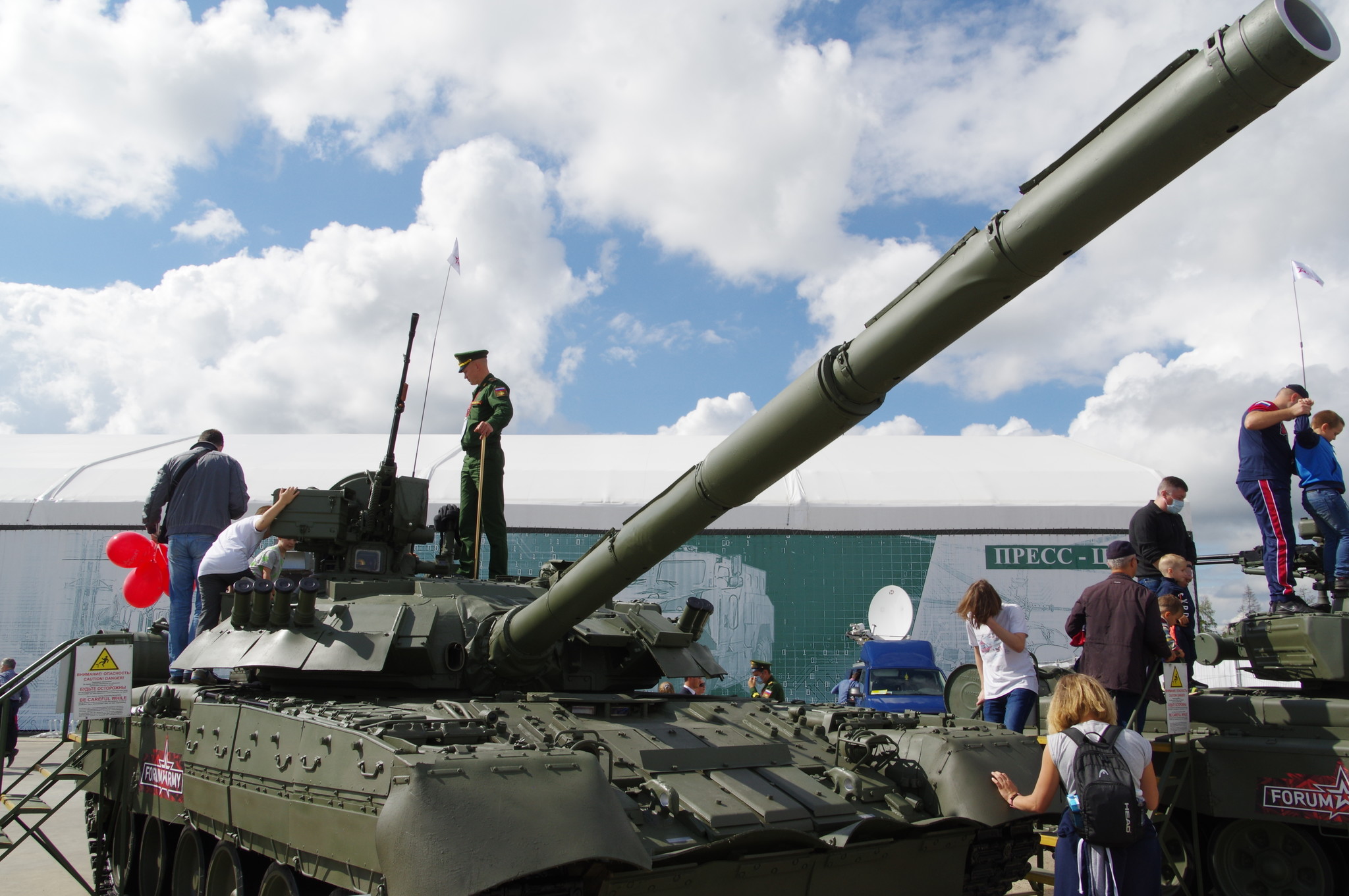 Основной боевой танк Т-80У-Е1
