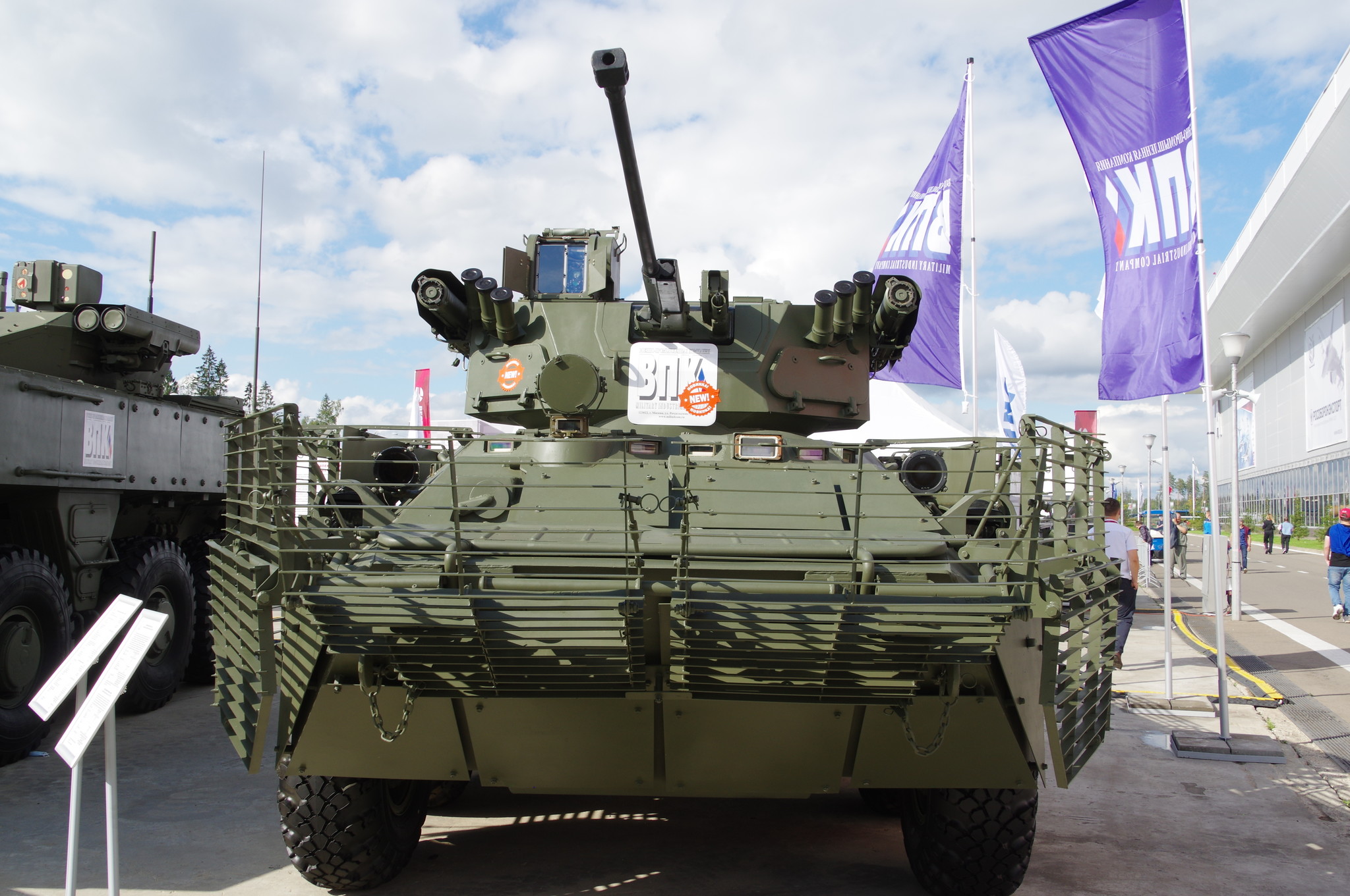 Бронетранспортёр БТР-82АТ с дистанционно управляемым боевым модулем БТР-БМ
