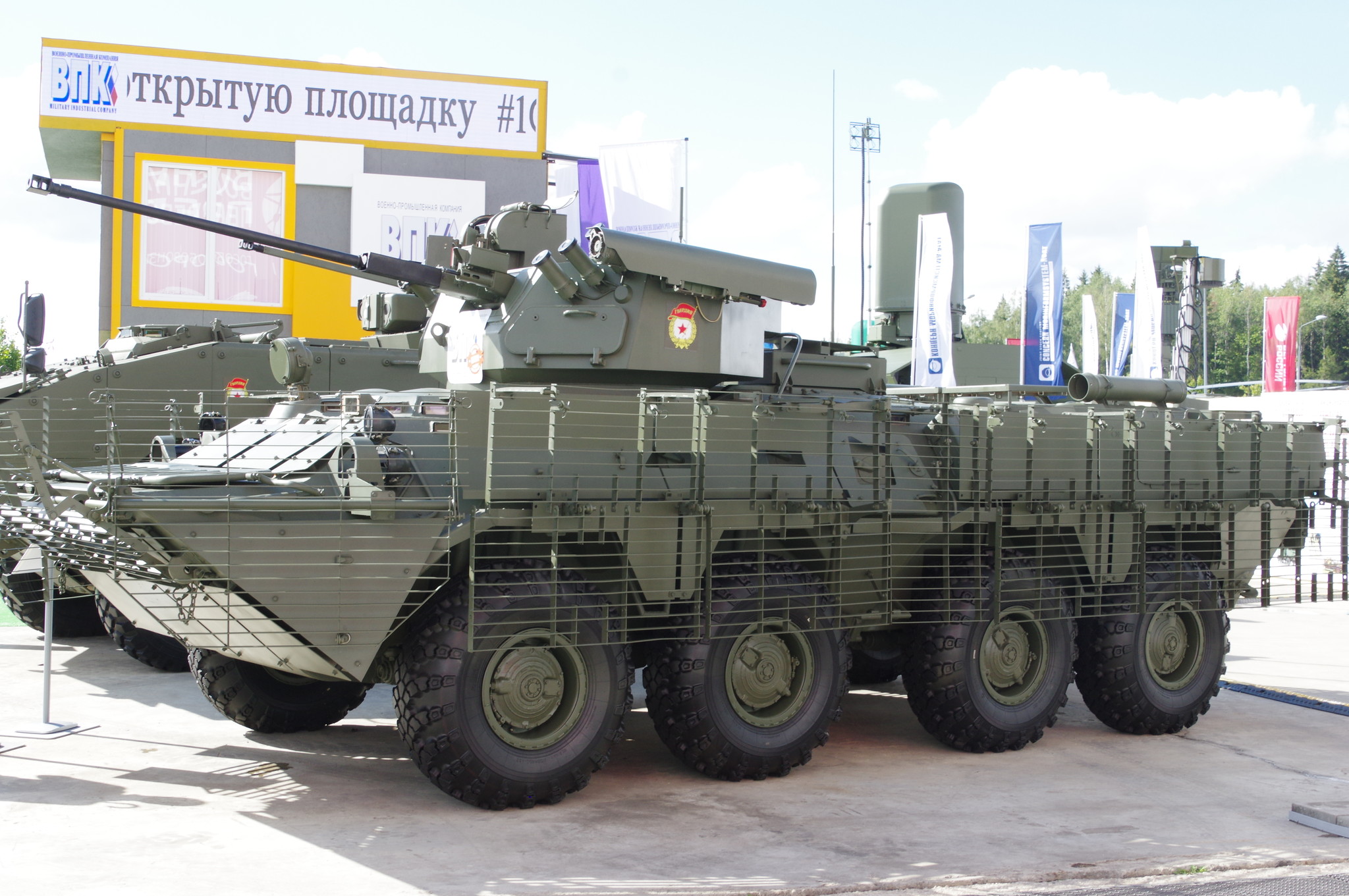 Бронетранспортёр БТР-82АТ с дистанционно управляемым боевым модулем БТР-БМ