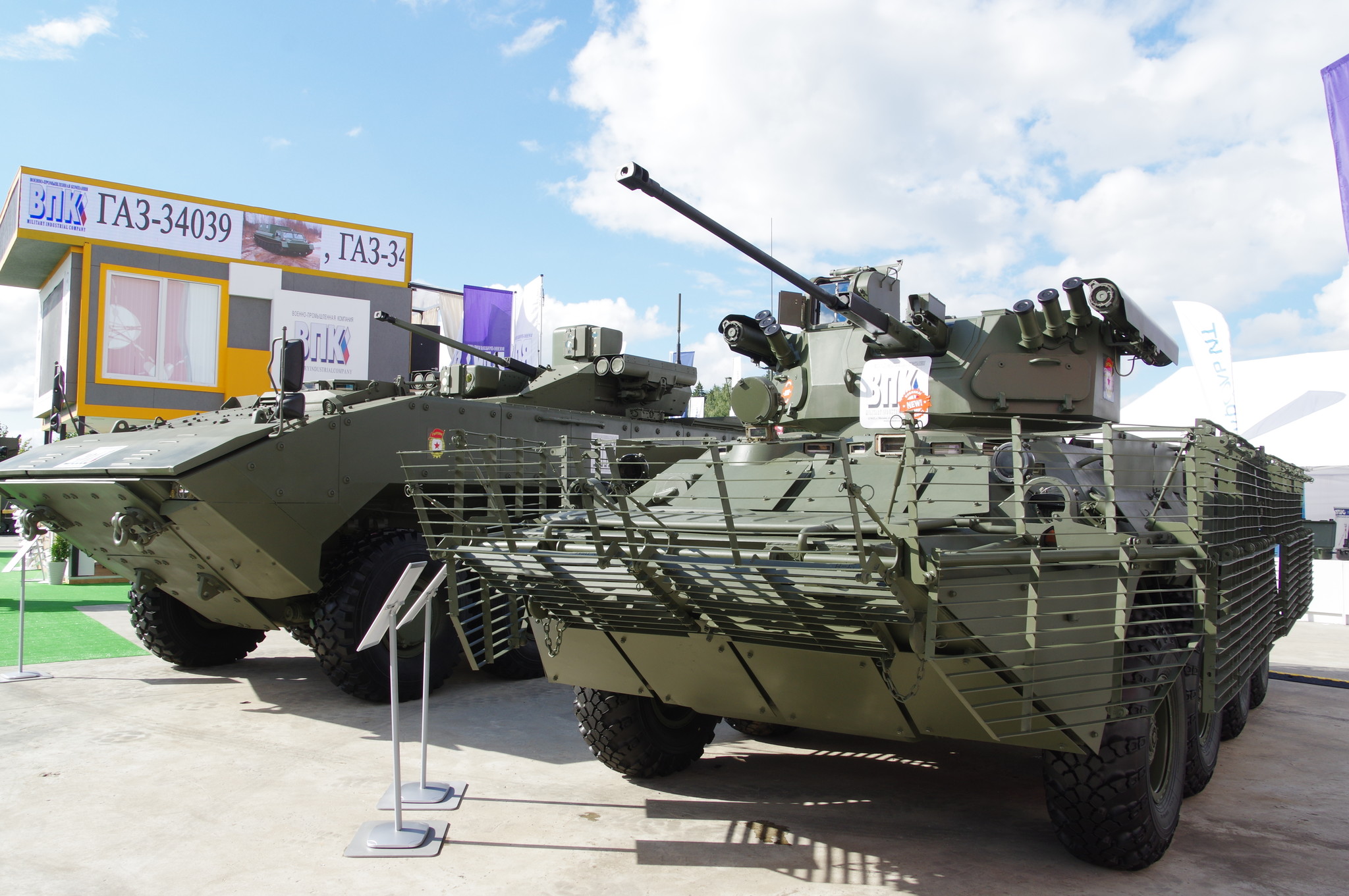 Бронетранспортёр БТР-82АТ с дистанционно управляемым боевым модулем БТР-БМ