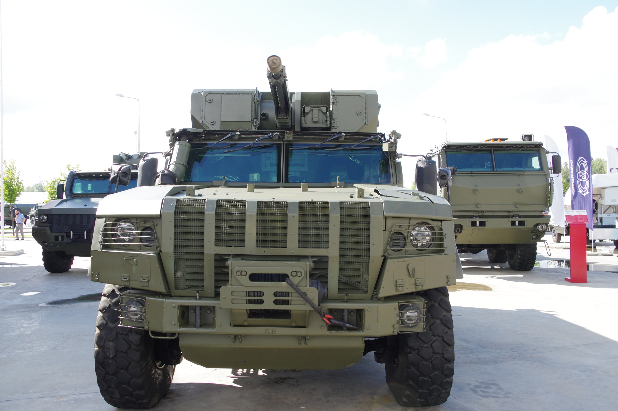 Бронированный автомобиль специального назначения «Тайфун-ВДВ»