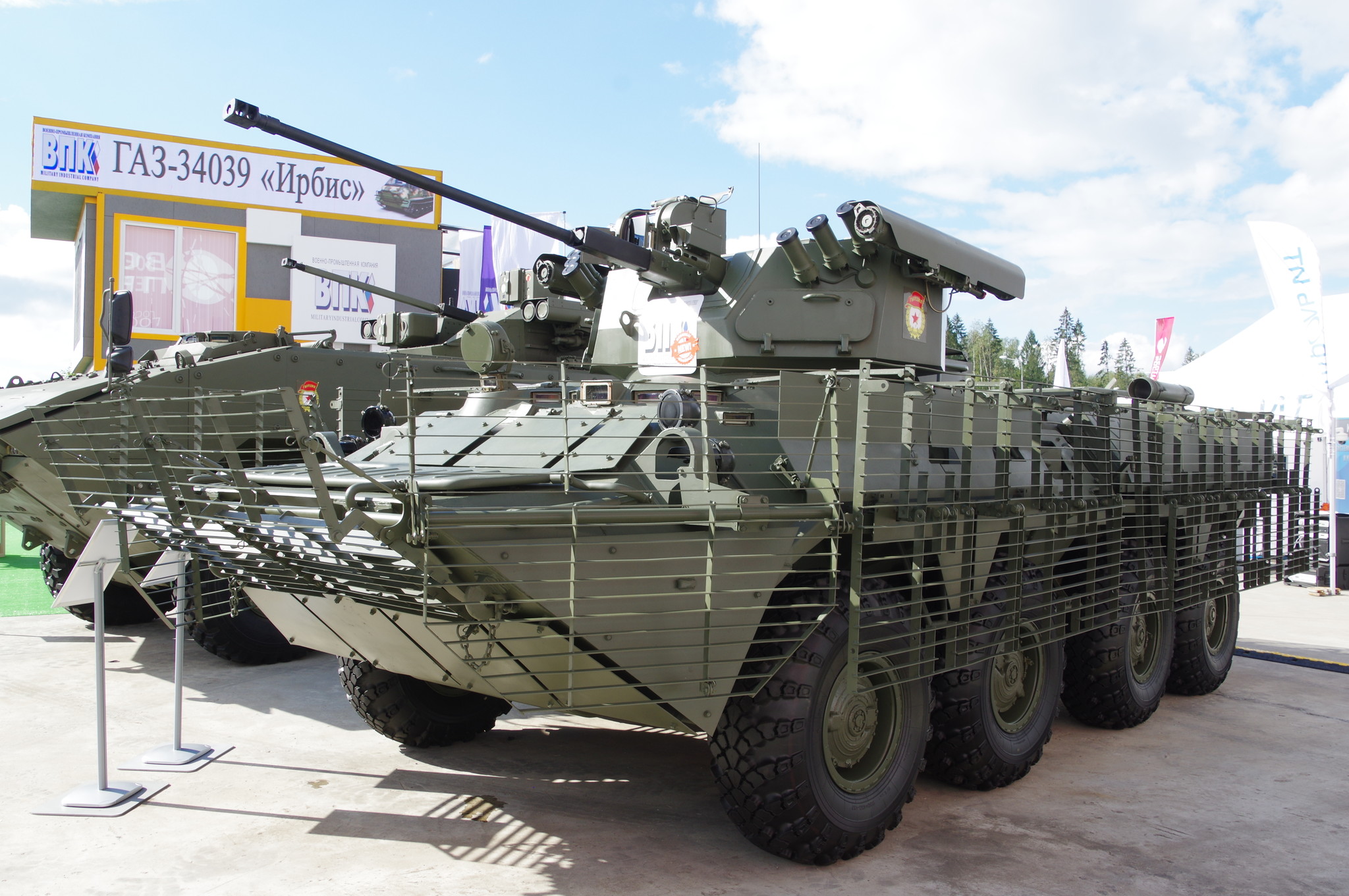 Бронетранспортёр БТР-82АТ с дистанционно управляемым боевым модулем БТР-БМ