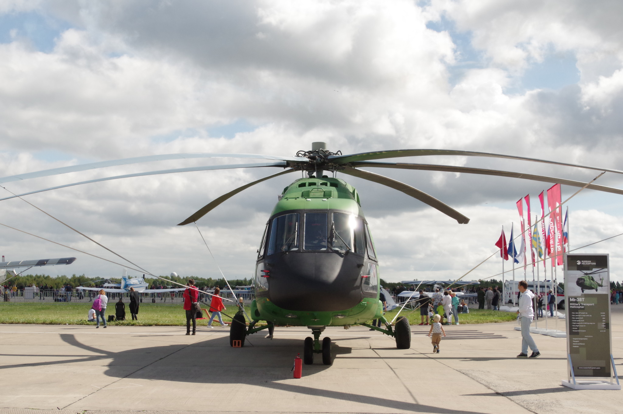 Военно-транспортный вертолёт Ми-38Т