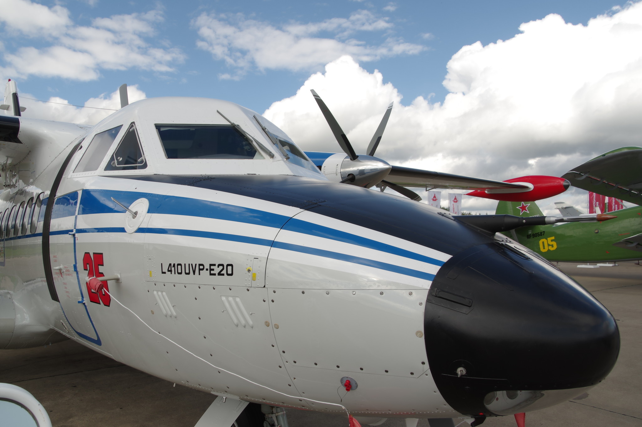 Учебно-тренировочный самолёт L-410 UVP-E20