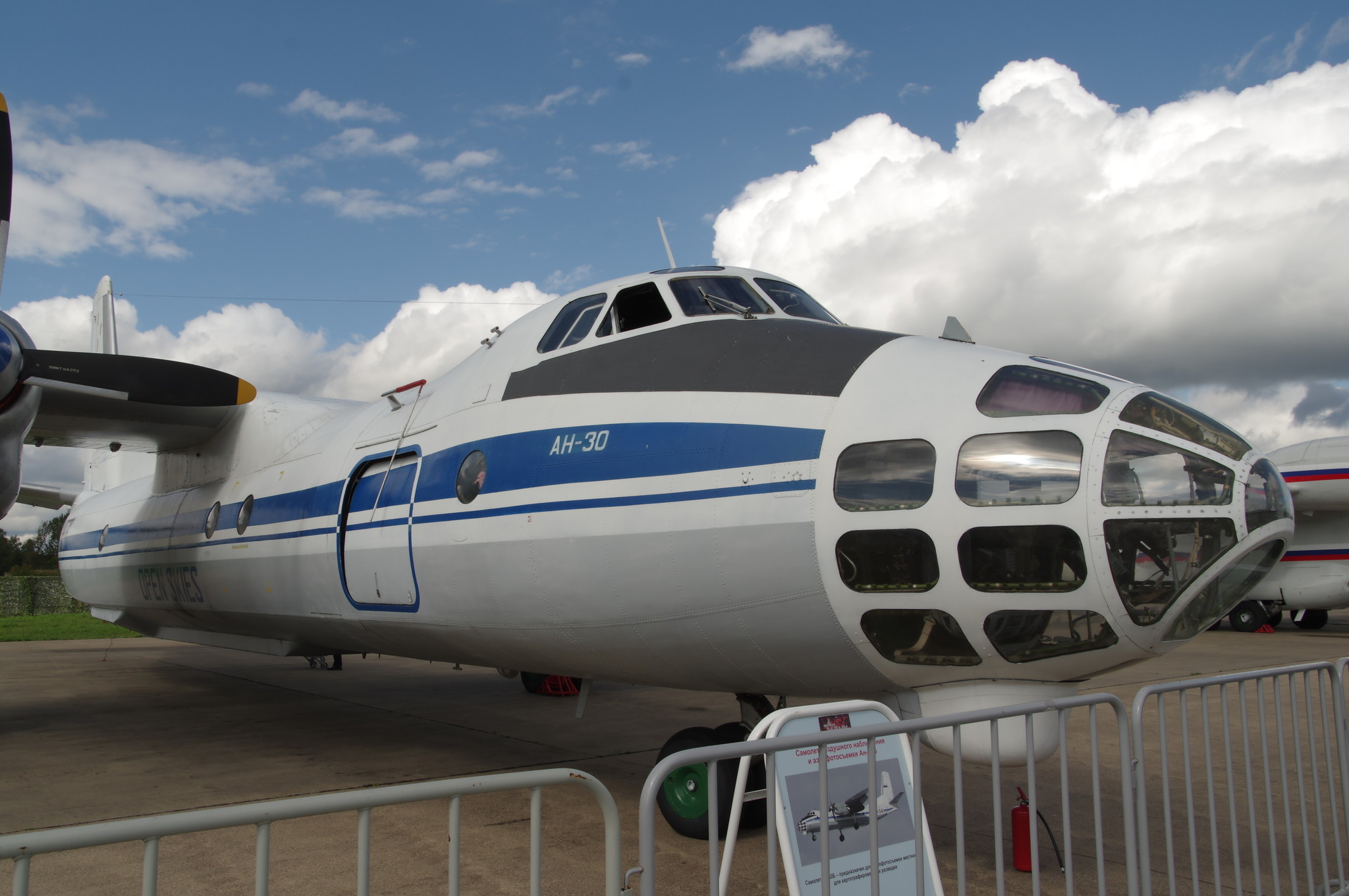 Самолёт воздушного наблюдения и аэрофотосъёмки Ан-30Б