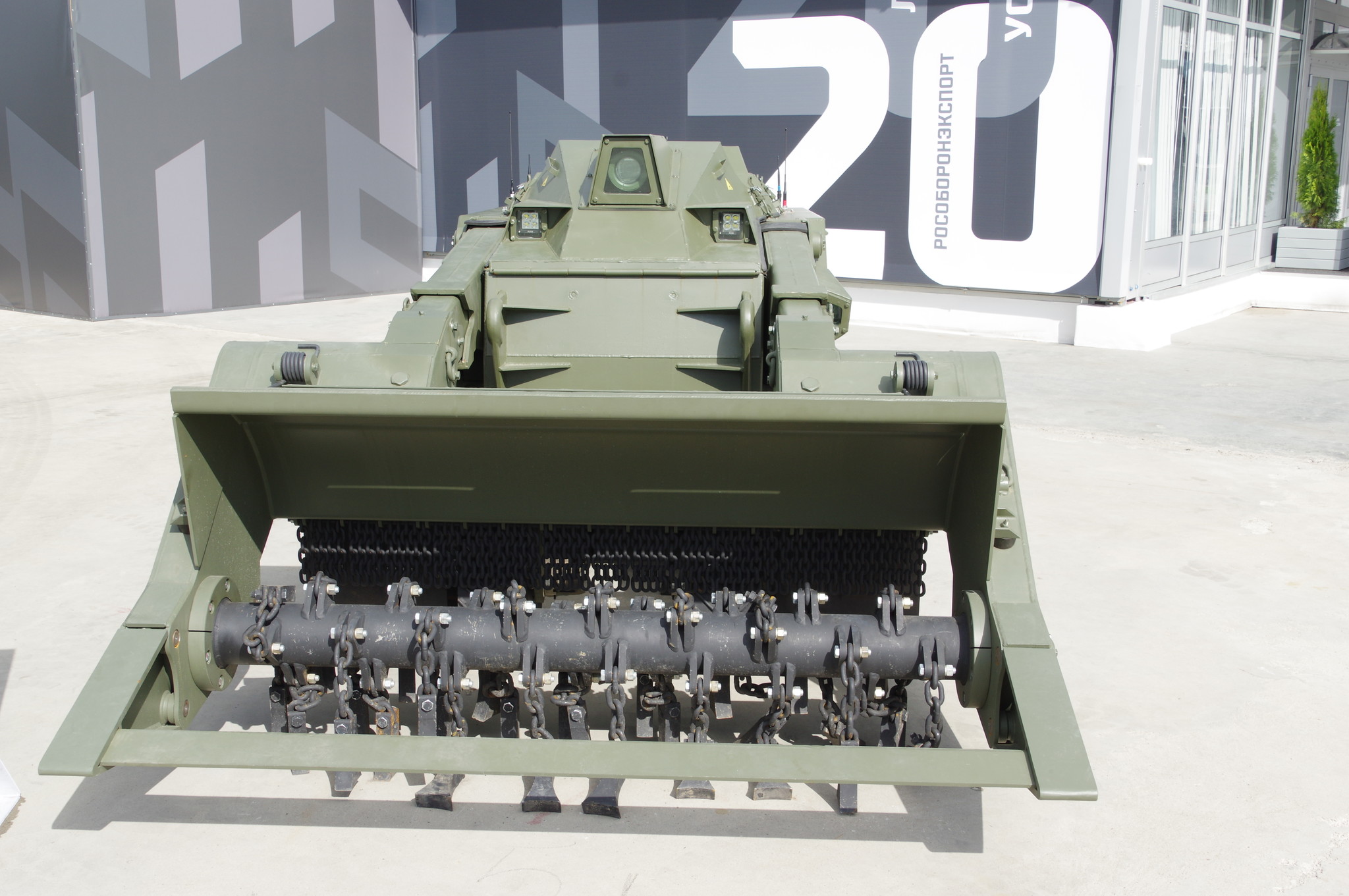 Многофункциональный робототехнический комплекс разминирования «Уран-6»