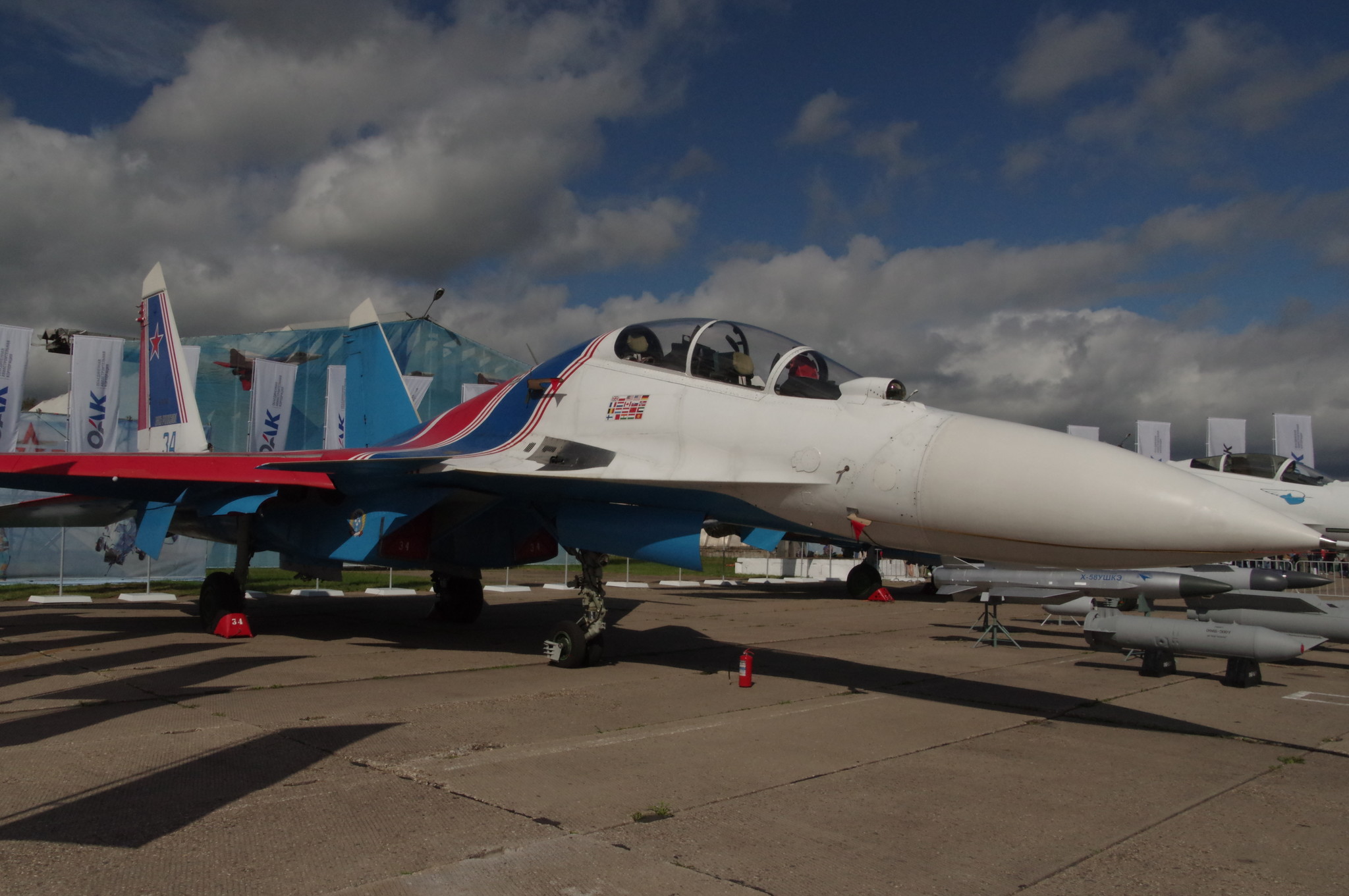 Сверхманевренный многоцелевой истребитель Су-30СМЭ