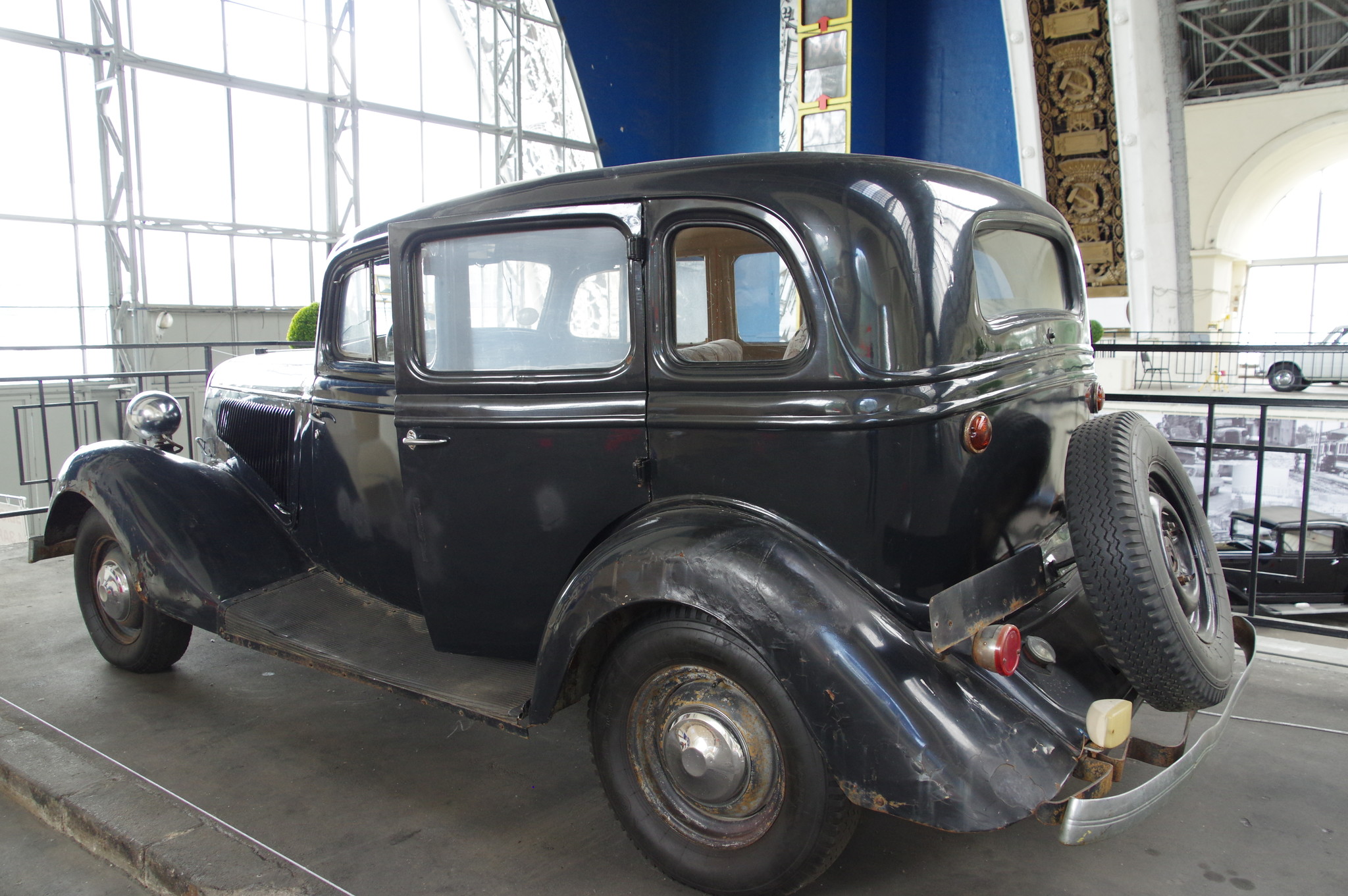 Легковой автомобиль ГАЗ-М-1
