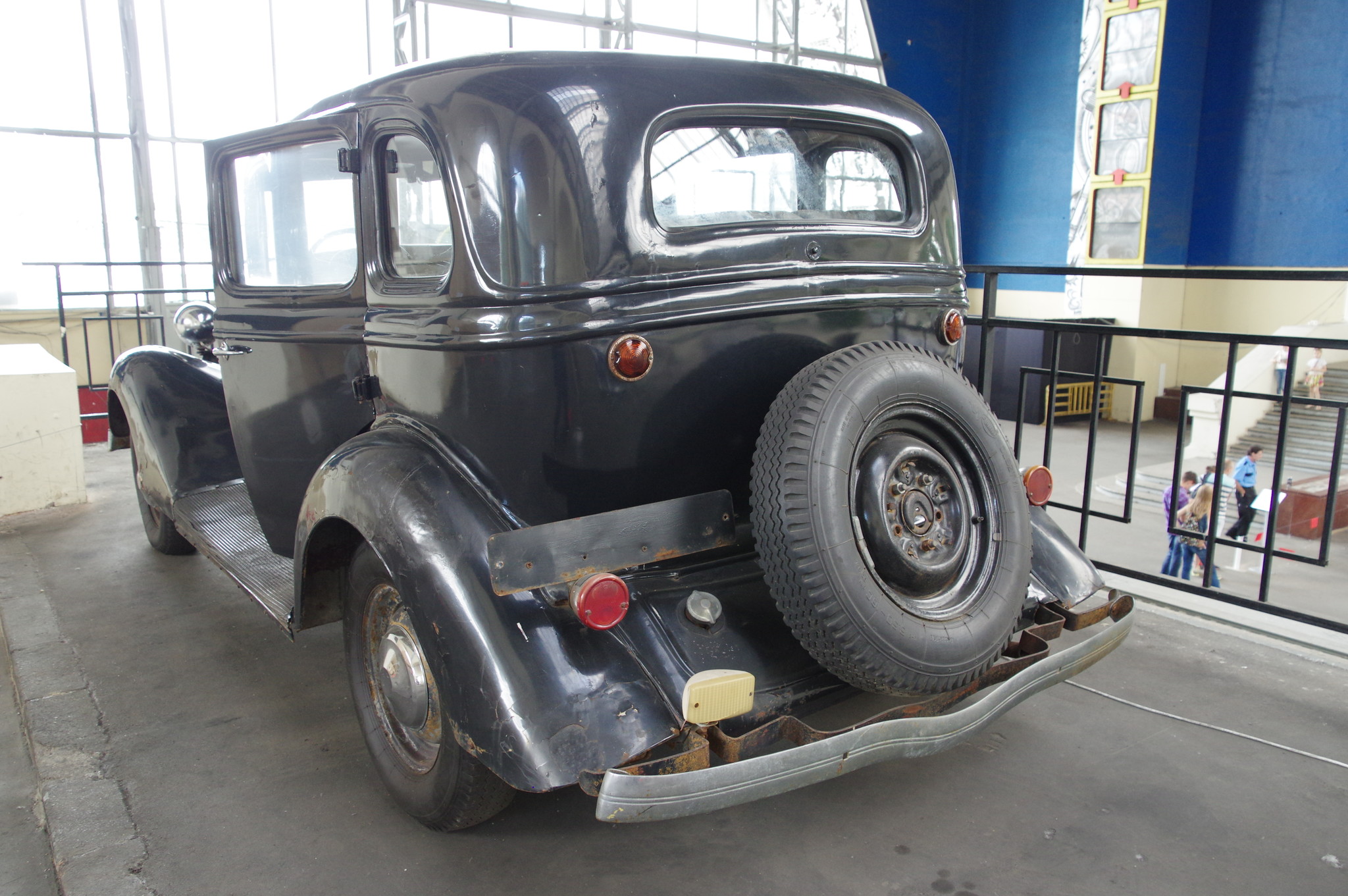 Легковой автомобиль ГАЗ-М-1
