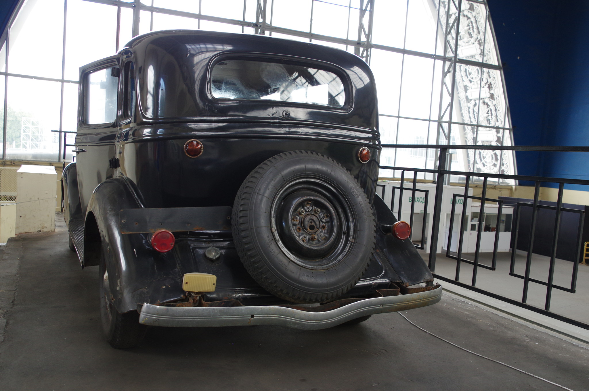 Легковой автомобиль ГАЗ-М-1