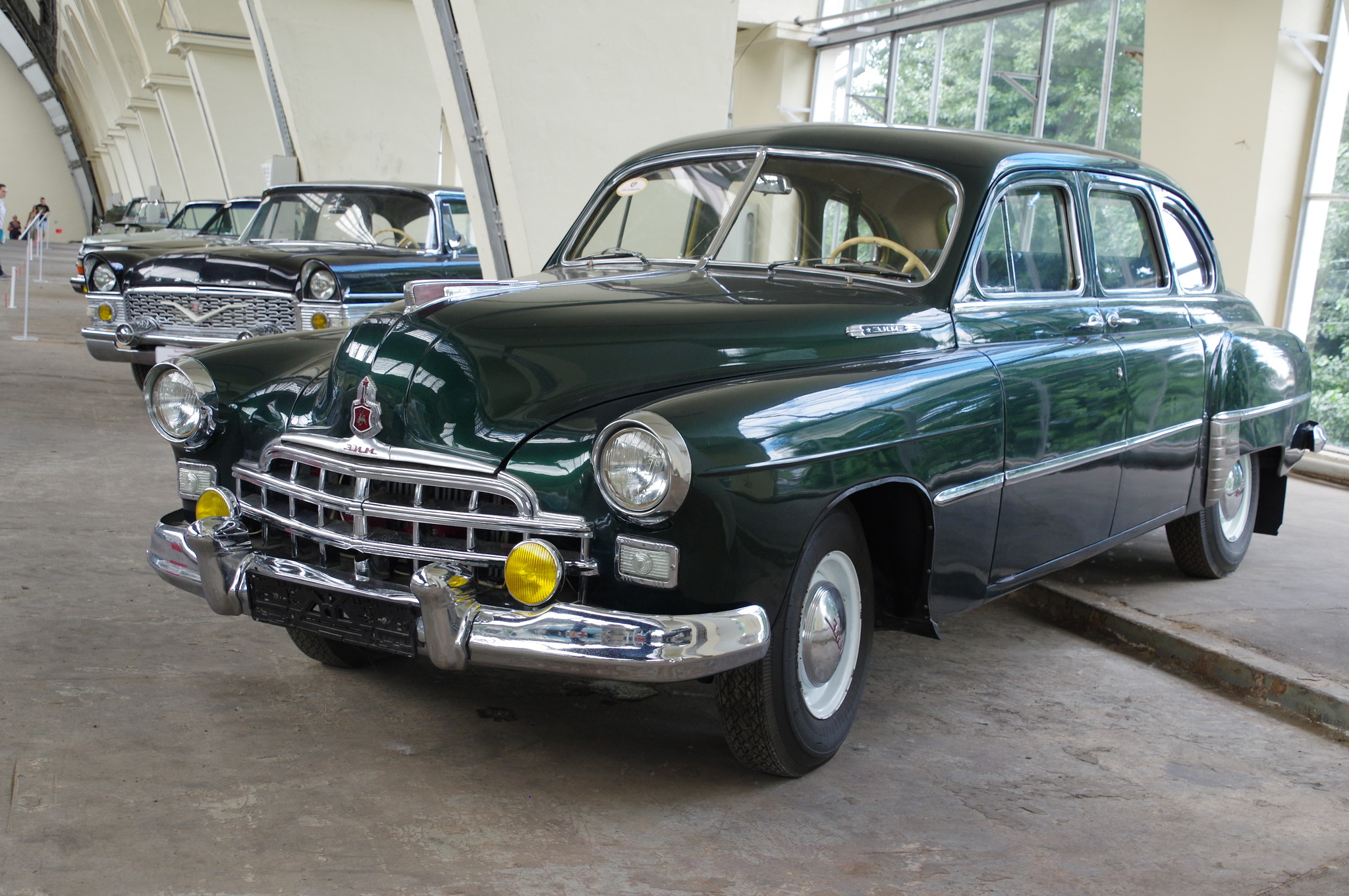 Автомобиль ГАЗ-12 «ЗИМ»