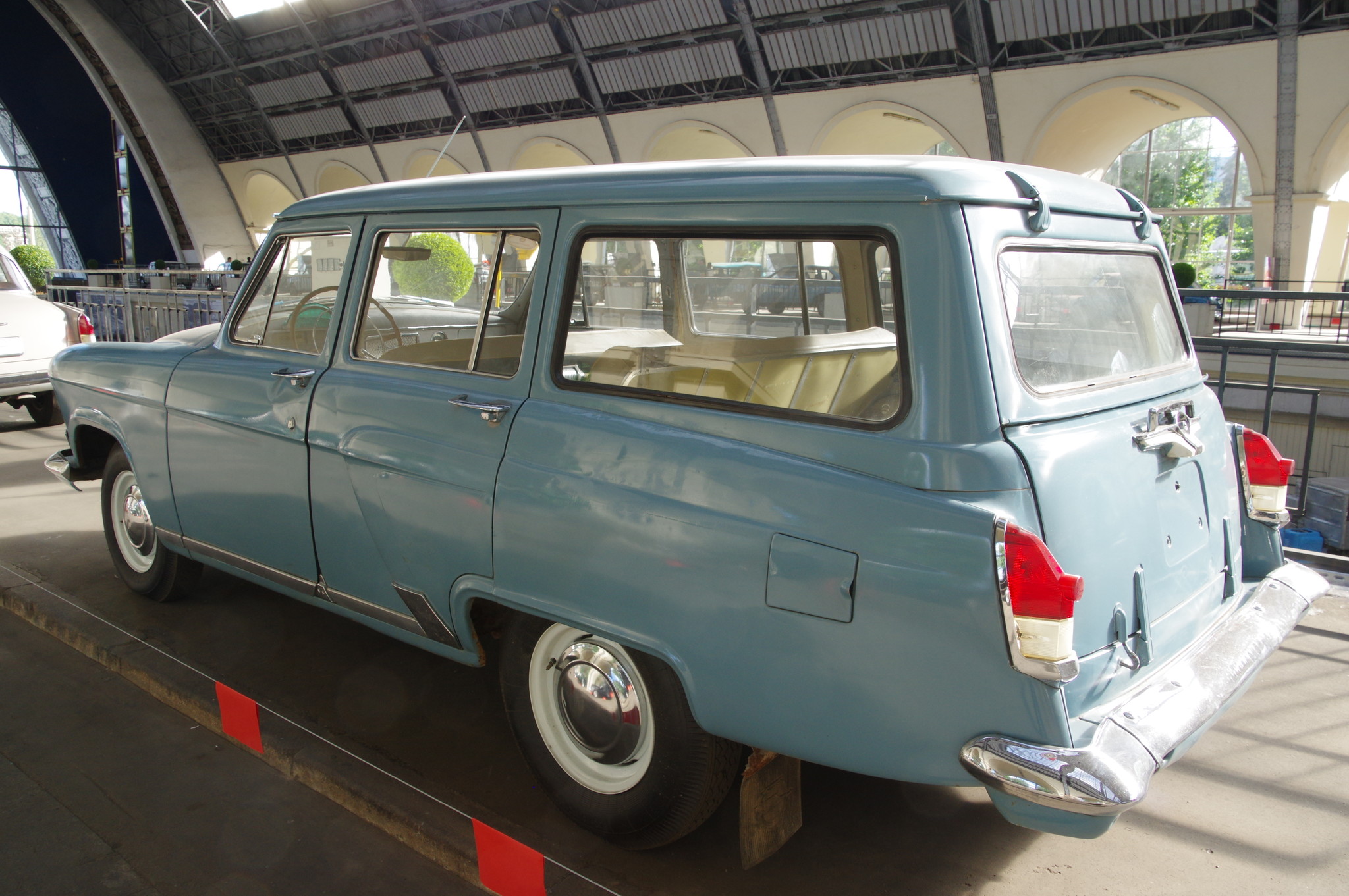 Автомобиль ГАЗ-22 «Волга»