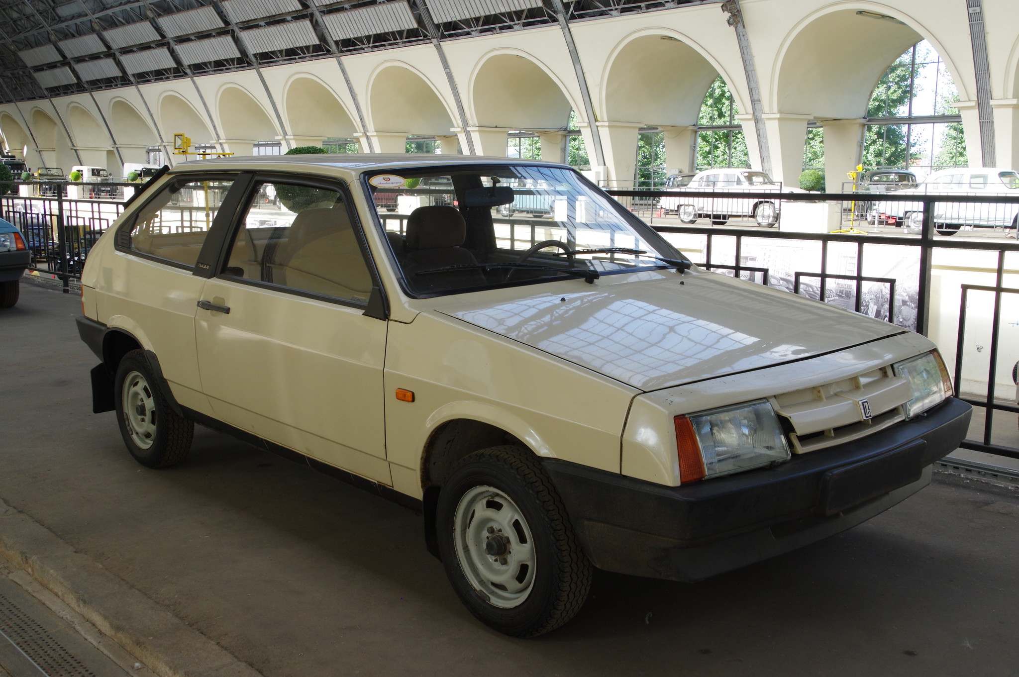 Автомобиль ВАЗ-2108 «Спутник»