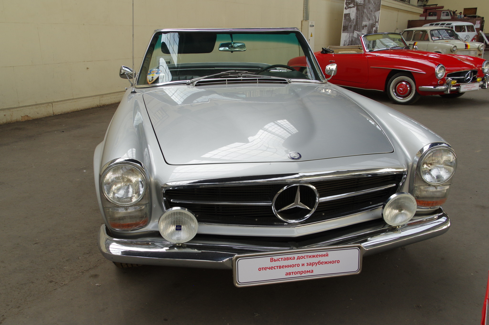 Автомобиль Mercedes-Benz 230 SL