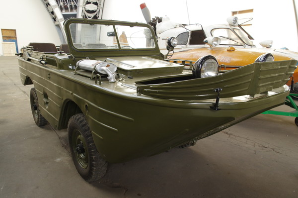 Плавающий автомобиль ГАЗ-46 (МАВ)