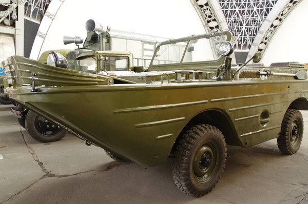 Плавающий автомобиль ГАЗ-46 (МАВ)