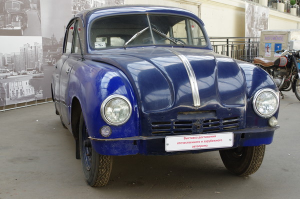 Легковой автомобиль Tatra 600 Tatraplan