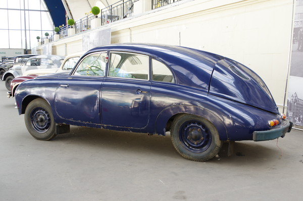 Легковой автомобиль Tatra 600 Tatraplan