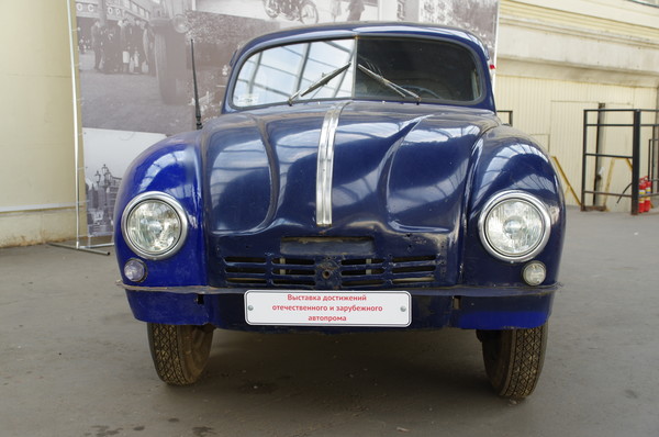 Легковой автомобиль Tatra 600 Tatraplan