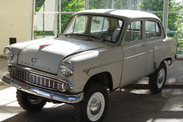 Легковой автомобиль «Москвич-410»