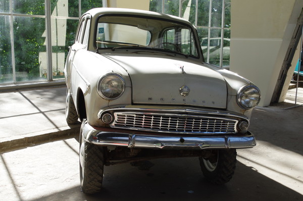 Легковой автомобиль «Москвич-410»