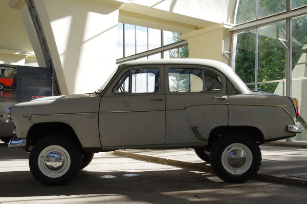Легковой автомобиль «Москвич-410»