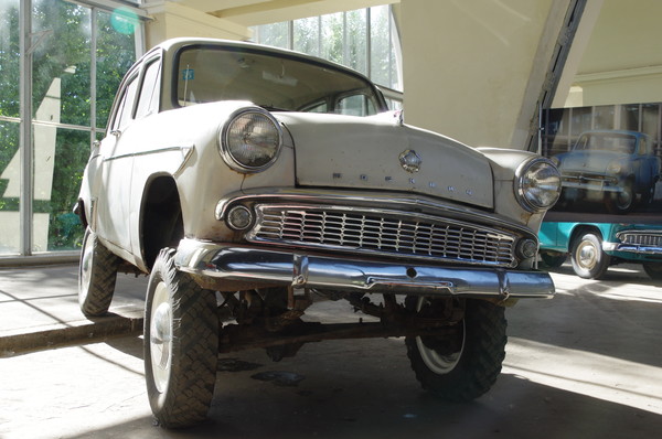 Легковой автомобиль «Москвич-410»